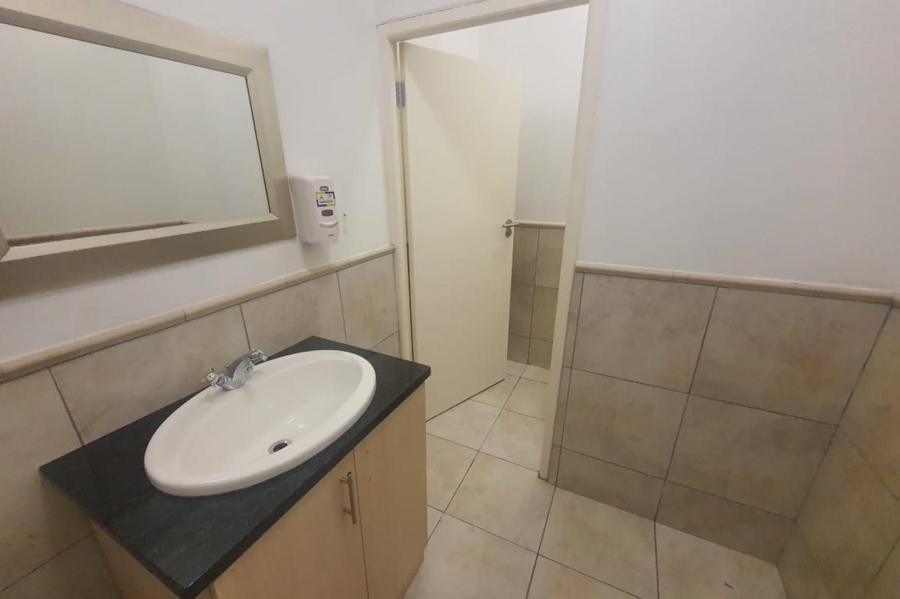 To Let commercial Property for Rent in Fairview Eastern Cape